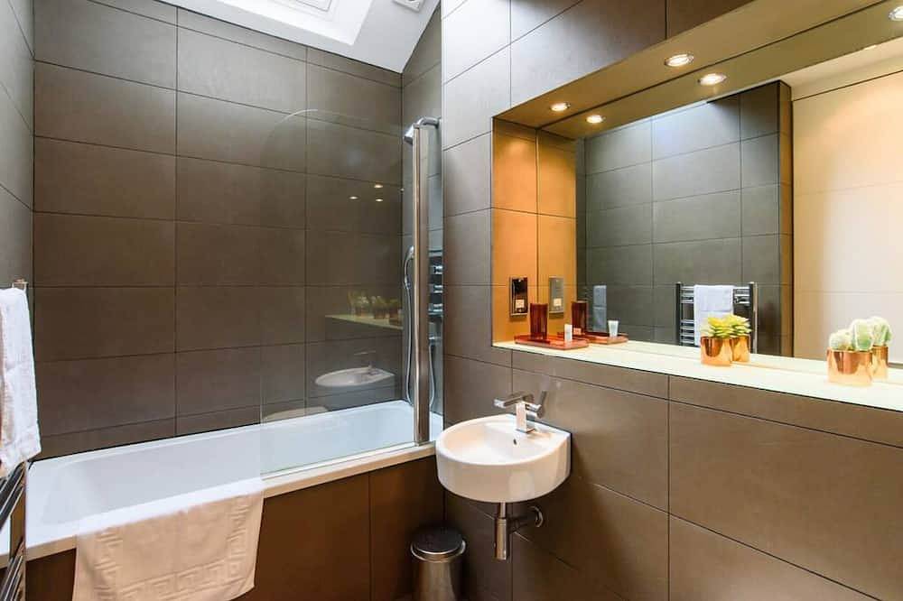 Ganze Wohnung, The Deck - 1 Bed Apartment w/Private Terrace in Cardiff, Cardiff und Umgebung