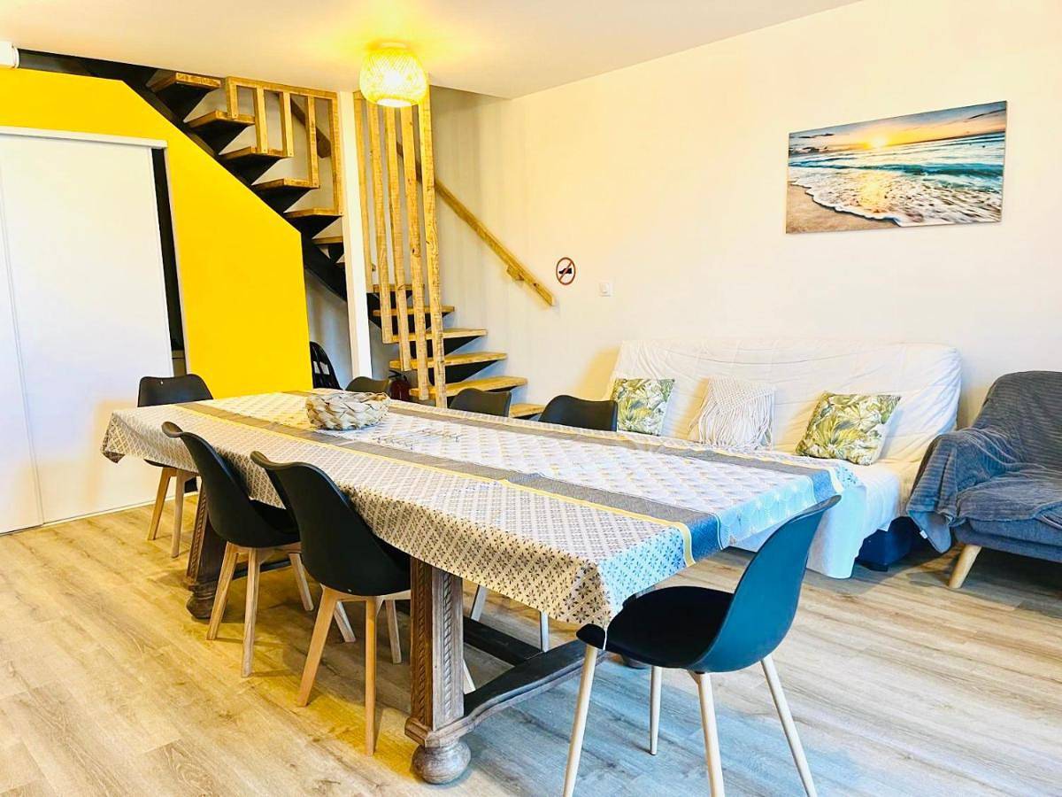 Three-Bedroom House in Heugas, Région de Dax