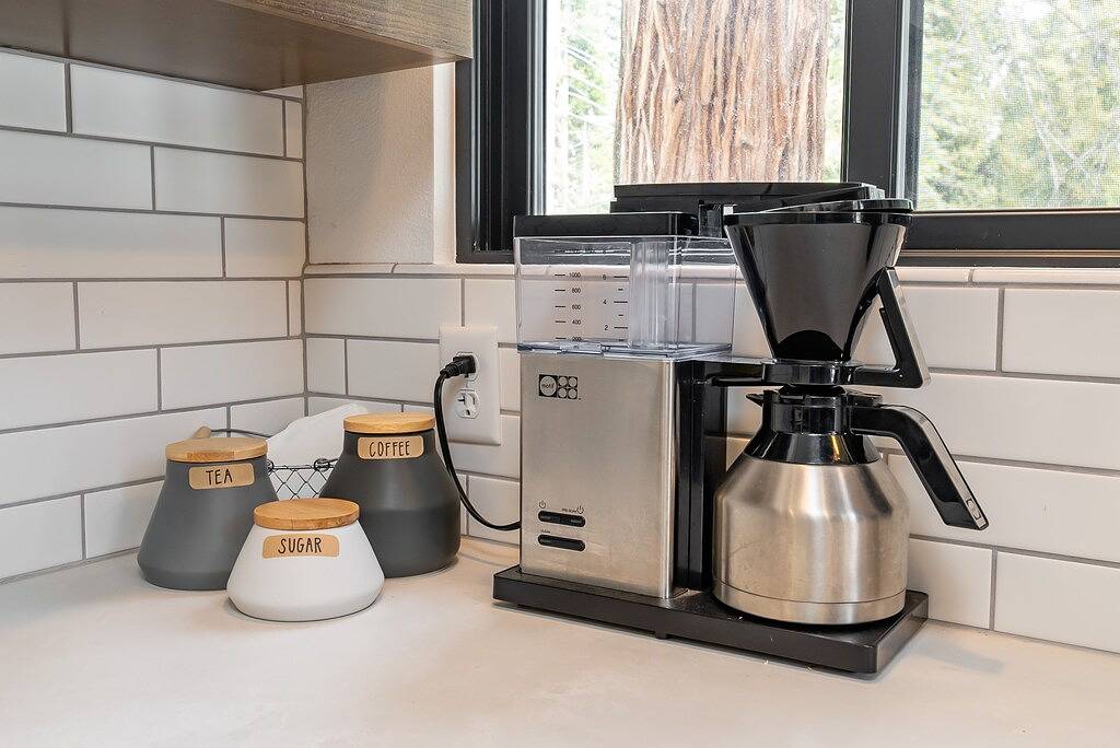 Dogwood Peak ~ Mid-Century A-Frame with Ac + Style in Shaver Lake, Kings Canyon Nationalpark