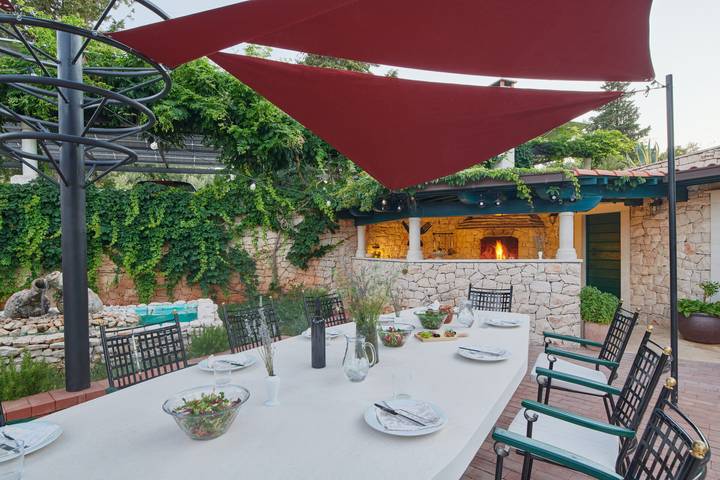 Villa pour 14 personnes, avec balcon/terrasse et piscine, adapté aux familles à Supetar - 3