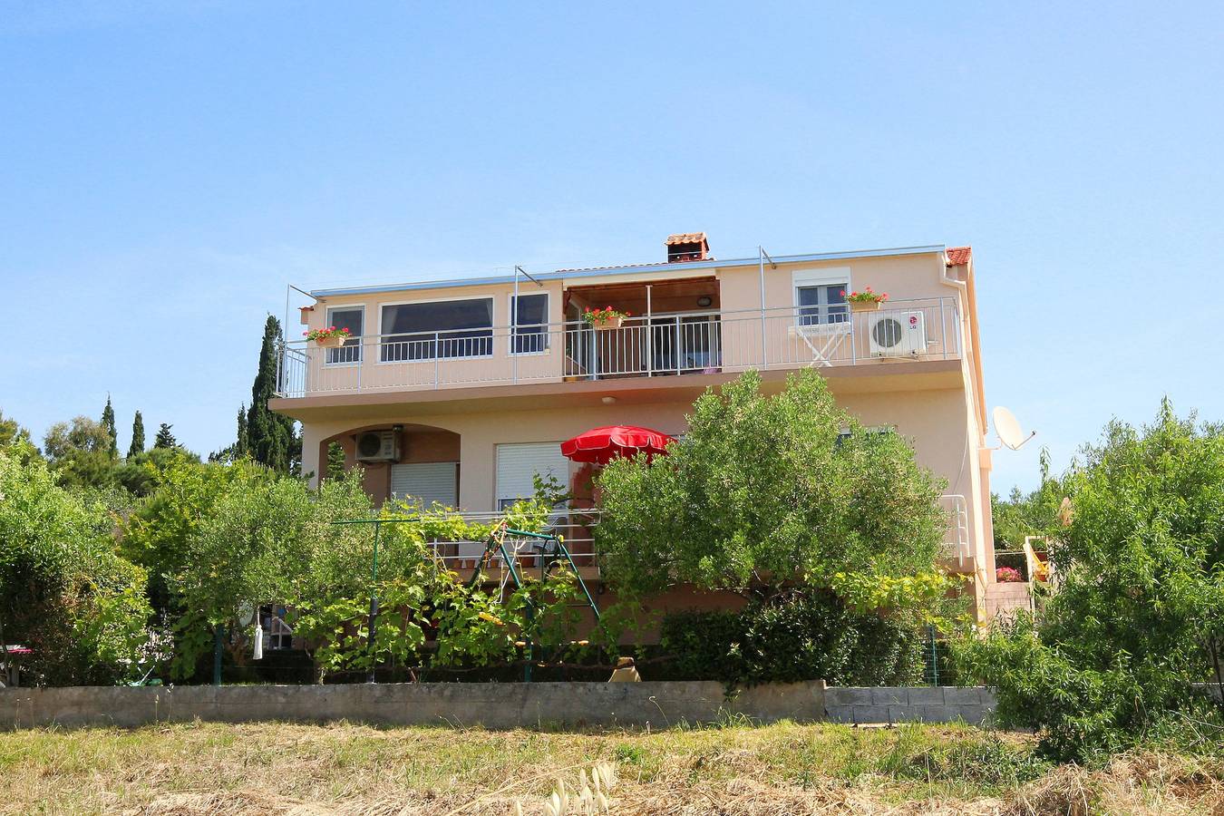 Ganze Wohnung, 1-Zimmer-Ferienwohnung mit Terrasse und Meerblick Kozino, Zadar A-5893-a in Zadar (Kommun), Zadar
