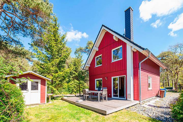 Ferienhaus für 6 Personen, mit Garten und Terrasse sowie Sauna in Altenkirchen