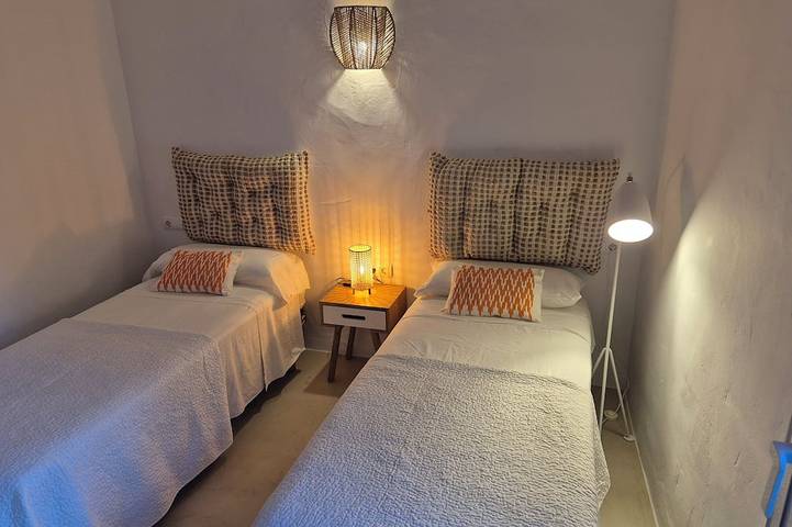 Ferienwohnung für 4 Personen, mit Balkon und Pool sowie Garten in Cala Vedella - 3