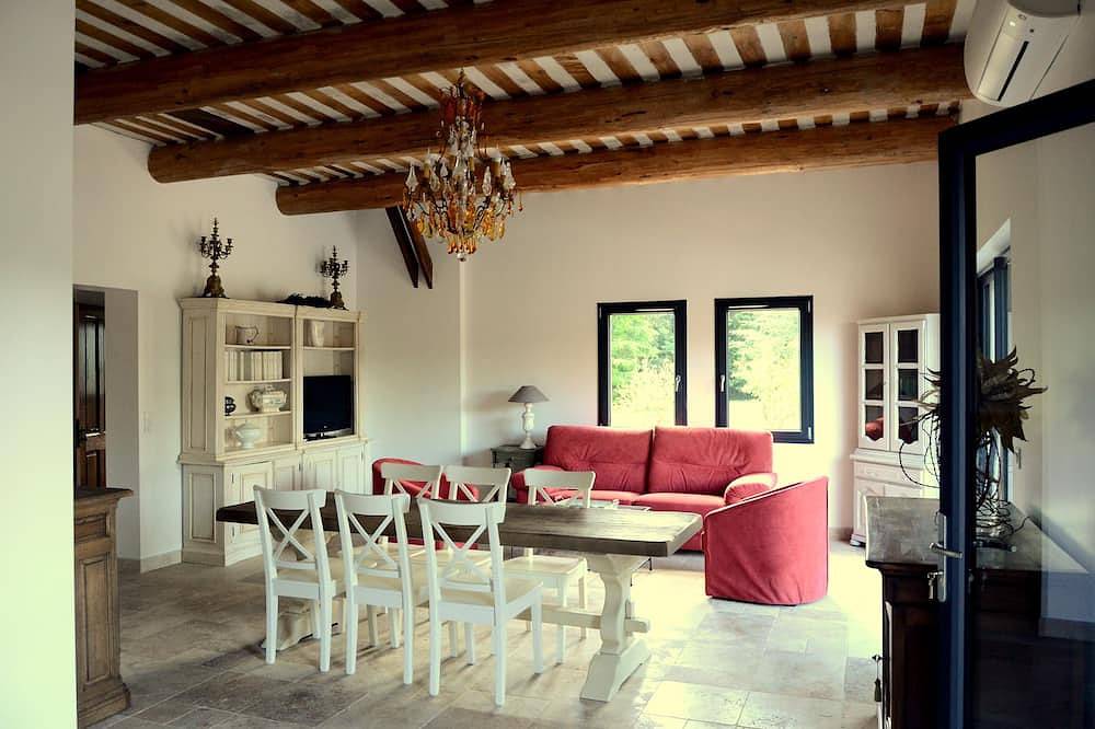 Mazet restauré en 2016 in Plan-d'Orgon, Région d'Arles