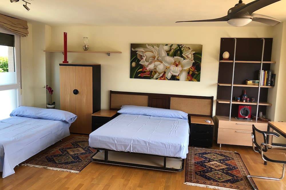 Studio with terrace and garden in Pamplona, Navarra Province