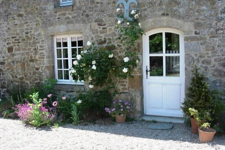 Gîte pour 4 personnes, avec jardin, animaux acceptés à La Pernelle