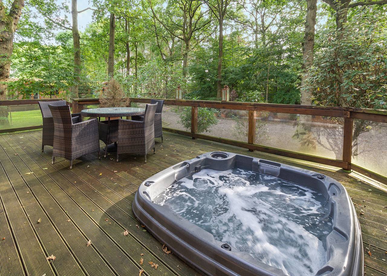 The Woodlands Retreat in Eaton, Cheshire East