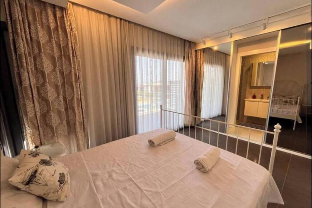 Very luxury villa with private pool in çeşme ,Turkey in Cesme, Tyrkiske Ægæer
