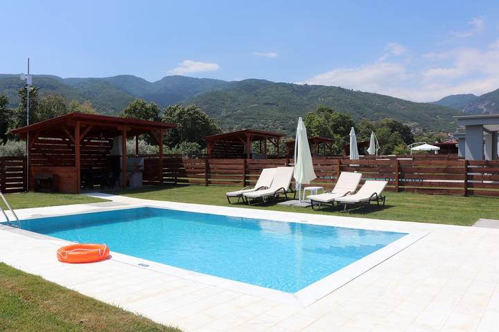 Ferienpark für 6 Personen, mit Ausblick und Garten sowie Pool in Griechenland - 2