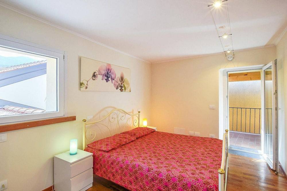 Appartamento intero, 2 bedroom gorgeous apartment in Monte Isola in Peschiera Maraglio, Monte Isola