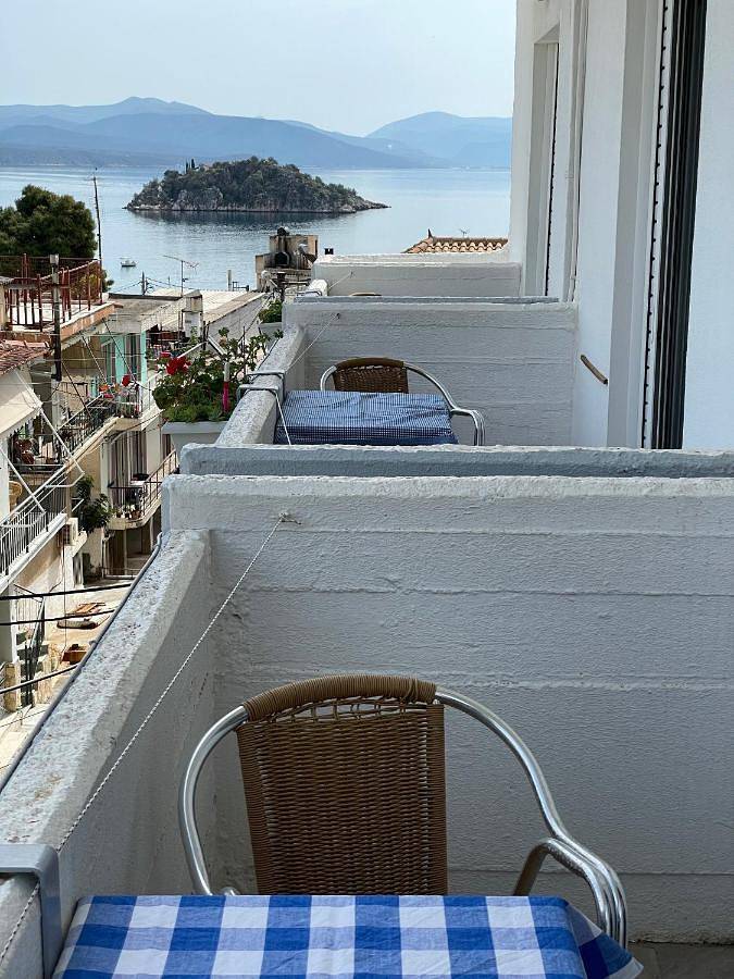 Triple Room with Shower in Tolo (Grèce), Argolide