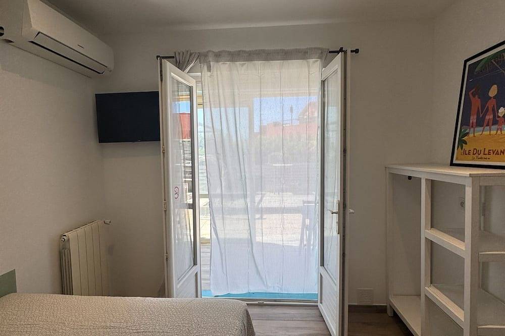 Ganze Wohnung, Apartment-Komfort-Ensuite mit Dusche-Strandblick in La Capte, Hyeres