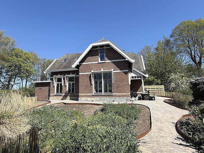 Ferienhaus für 10 Personen, mit Balkon/Terrasse und Whirlpool sowie Terrasse und Sauna