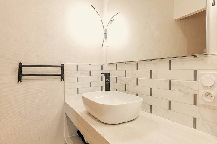 Gîte pour 5 personnes, avec jardin ainsi que terrasse et piscine à Brouzet-lès-Quissac - 4