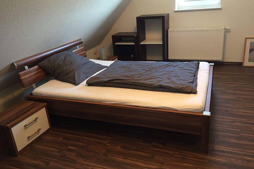 Ganze Wohnung, Schöne, große und helle Ferienwohnung in der Ankerstraße 10 in Greetsiel, Krummhörn