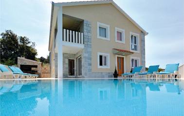 Ferienhaus für 10 Personen, mit Terrasse in Kroatien