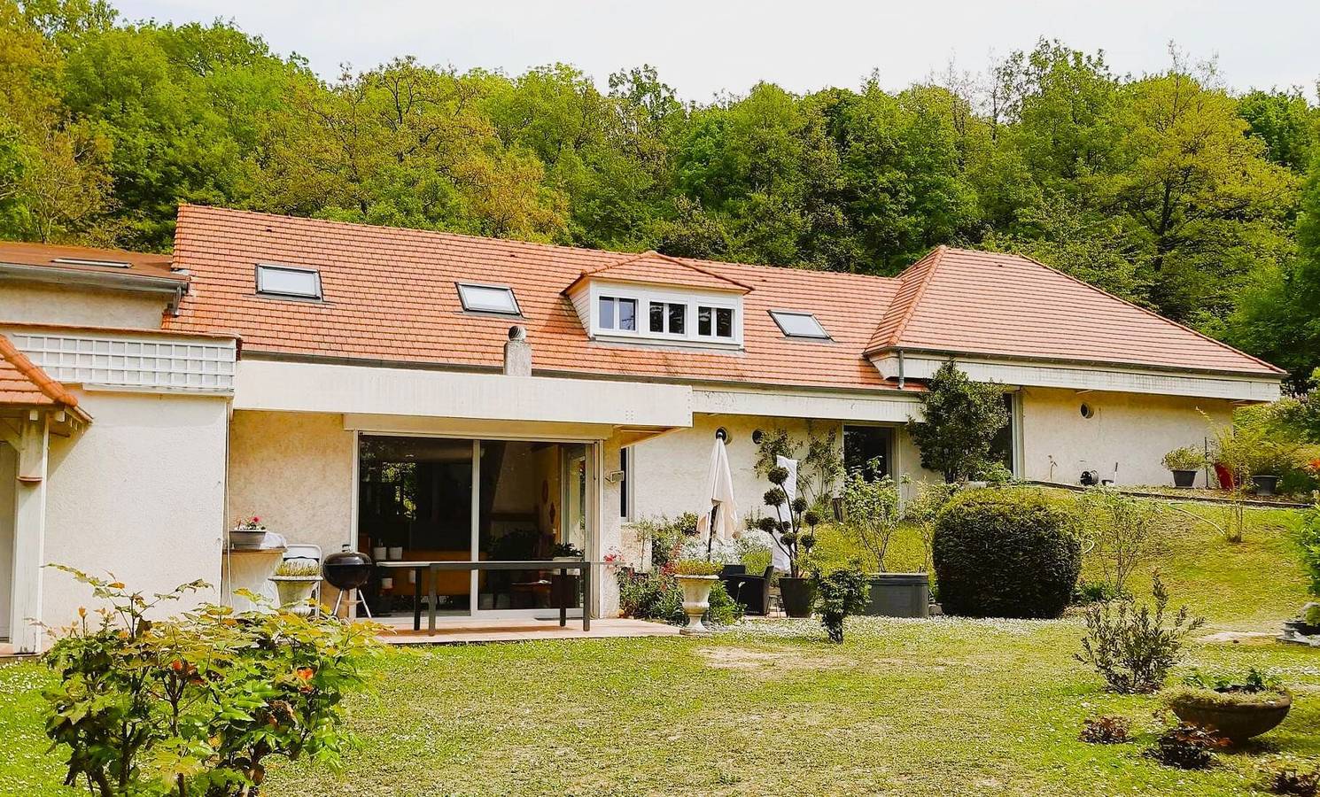 Chambres d’hôtes Les Hauts De La avec terrasse partagée, Wi-Fi et climatisation in Auffreville-Brasseuil, Yvelines