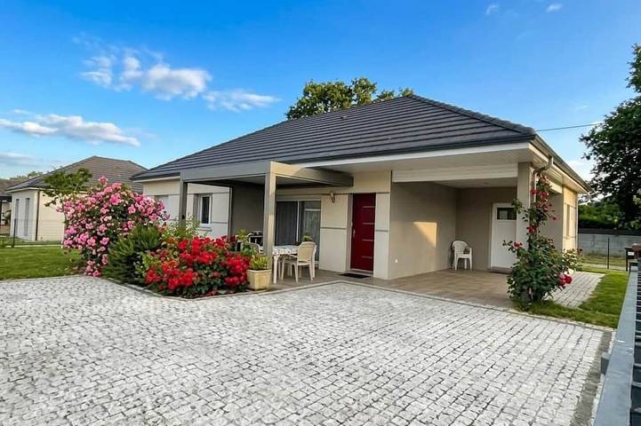 Location de vacances pour 4 personnes, avec jardin dans Sendets