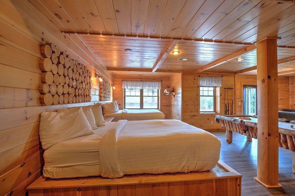 Riesige Luxuskabine - Küche, Whirlpool, Billardtisch, Arcade-Spiele - für bis zu 10 Personen in Berlin (OH), Holmes County