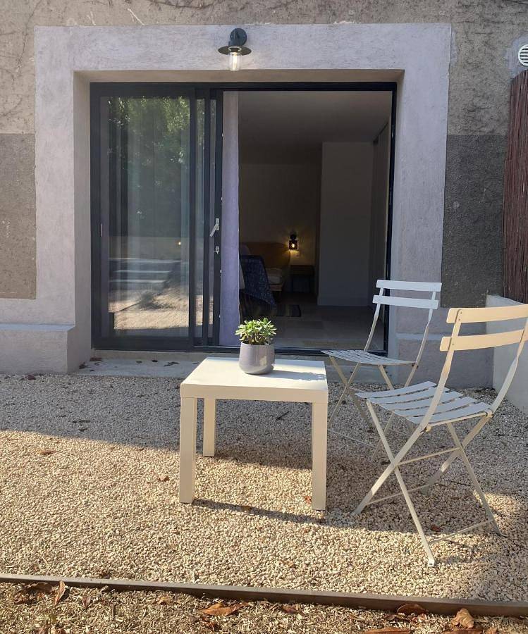 Appartement entier, One-Bedroom Apartment in Charbonnières-les-Bains, Lyon et ses environs