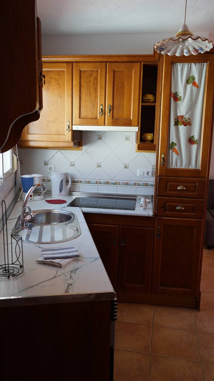 Apartamento entero, Apartamento 'El Rinconcito de Rosa' con Wi-Fi y aire acondicionado ideal para parejas in Nerja Centre, Nerja