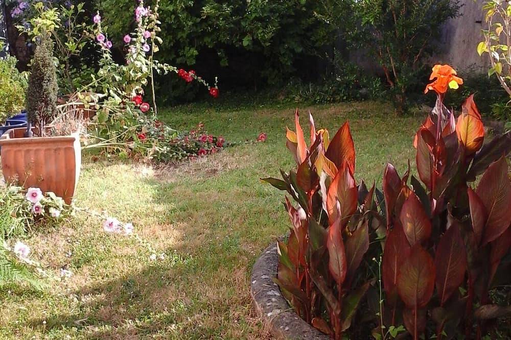 Seasonal rental Jonzac in Jonzac, Jonzac region