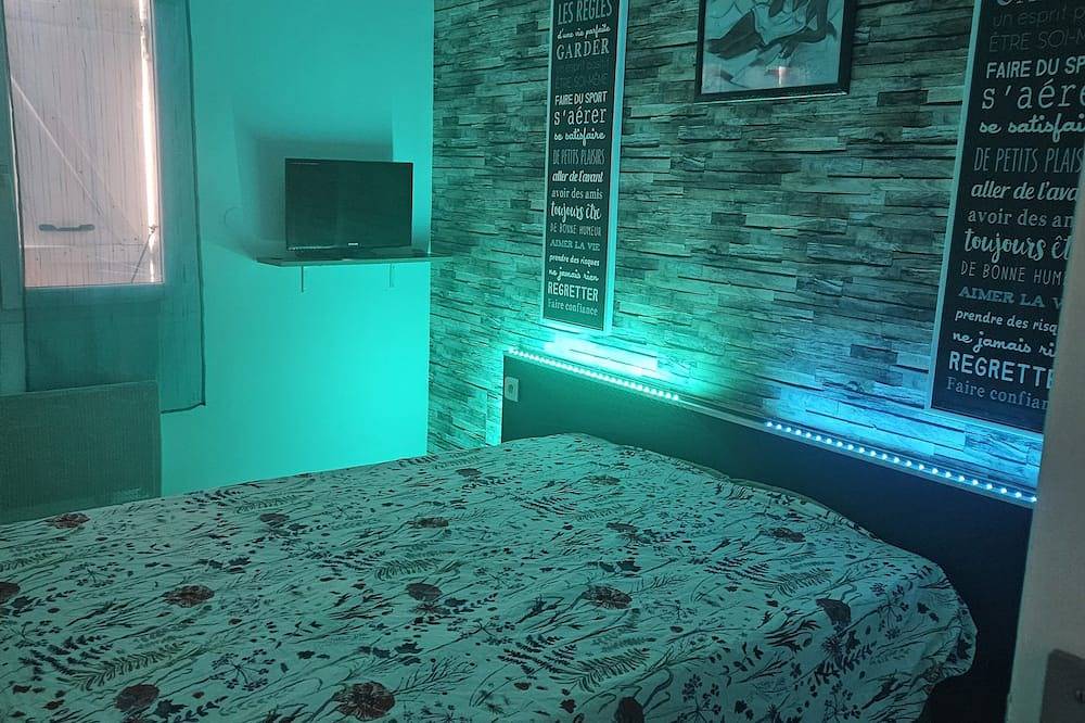 Appartamento intero, Location T2 Proche Toutes Commodites Et Dans Un Coin Tranquille Vue Campagne in Ajaccio, Ajaccio e dintorni