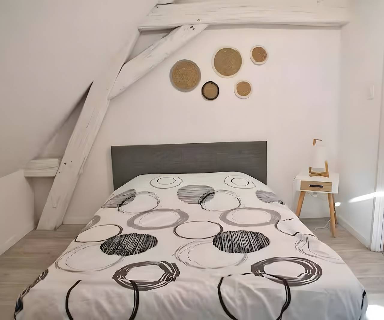 Appartement entier, Maison de vacances « Appartement Bohème Centre Joigny 4 » avec Wi-Fi in Joigny, Région d'Auxerre