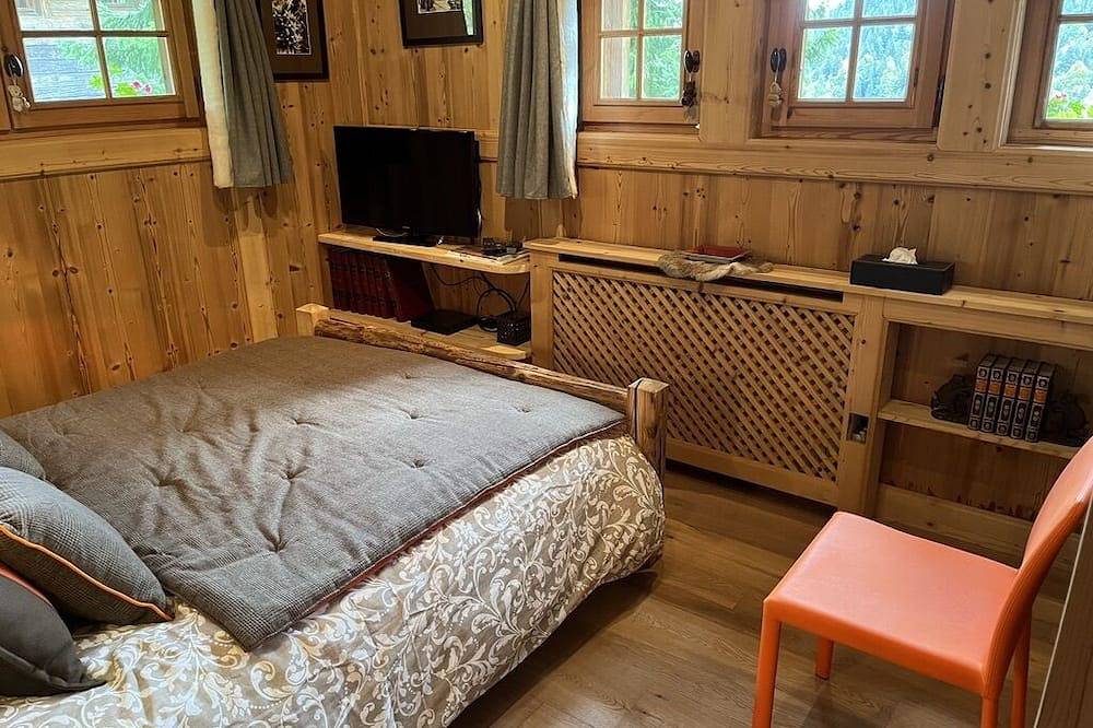 Sumptuous chalet in unspoilt natural surroundings in Saint-Nicolas-la-Chapelle, Albertville region