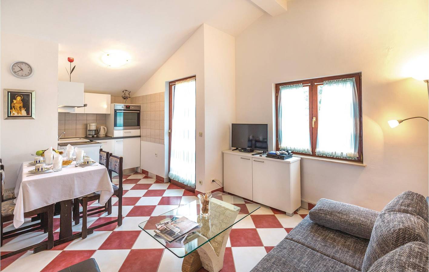 Casa vacanza per 10 persone con terrazza in Zagora dalmata