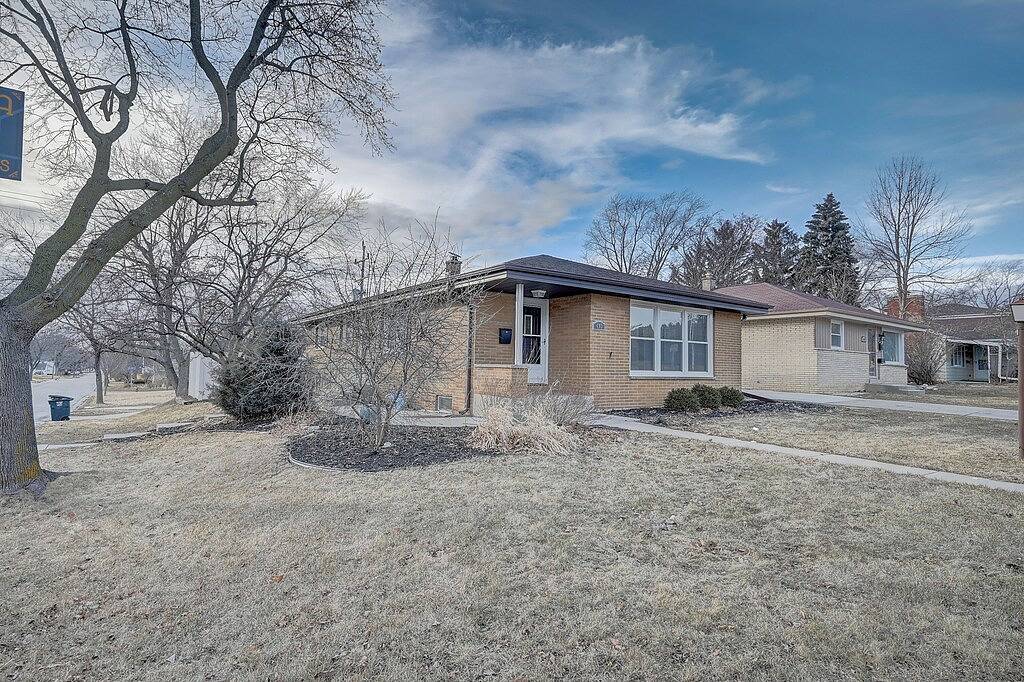 Beautiful Wauwatosa Brick Ranch Located in the Center of Milwaukee in Wauwatosa, Milwaukee County