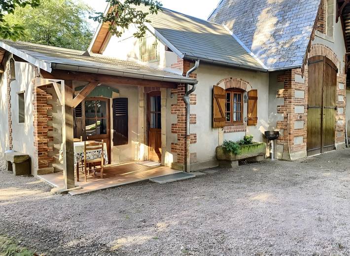 Location de vacances pour 2 personnes, avec Jardin dans Ygrande, Allier