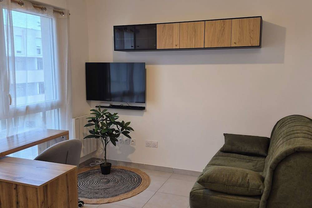 Apartamento entero, Studio with private parking - Near schools & hospital - Valence in Valence (Drôme), Región de Valence