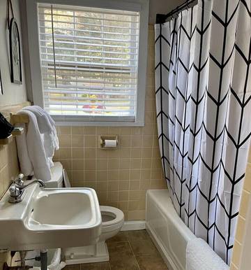 Log Cabin for 2 Guests in Blue Ridge Parkway, Maggie Valley, Picture 1