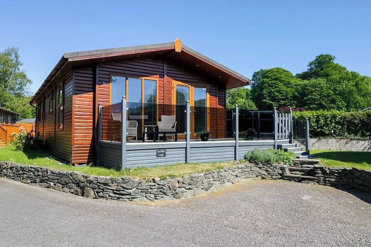 Cottage for 5 people, with pool and garden as well as hot tub in the Lake District