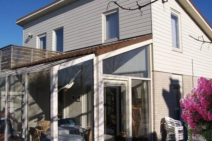 Ferienhaus für 6 Personen, mit Sauna und Garten in Kamperland