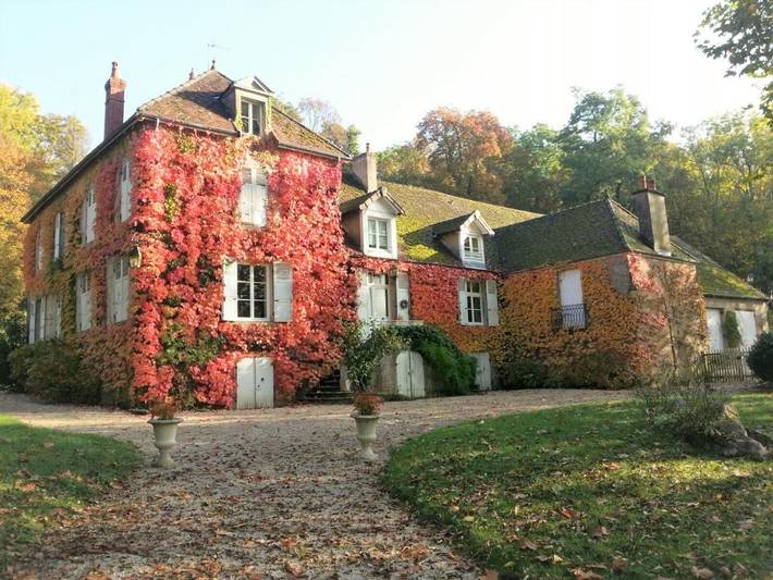 Gîte pour 2 personnes, avec jardin ainsi que piscine et terrasse à Couches - 3