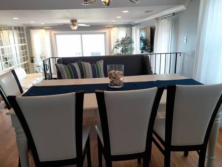 Vacation rental for 8 people, with balcony and yard in Virginia Beach