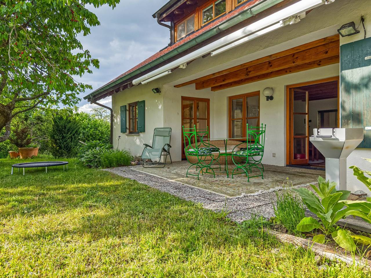 Ferienhaus „Mit Sonnenterrasse“ mit Balkon und Wlan in Ostrach, Region Bodensee-Oberschwaben