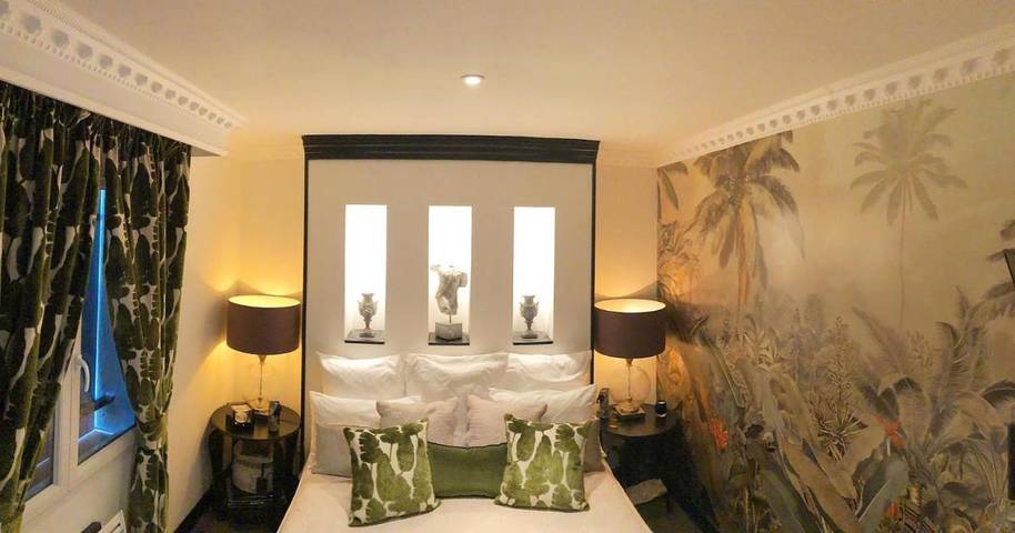 Chambre d’hôte pour 2 personnes, avec piscine ainsi que jardin et vue à Roquebrune-sur-Argens