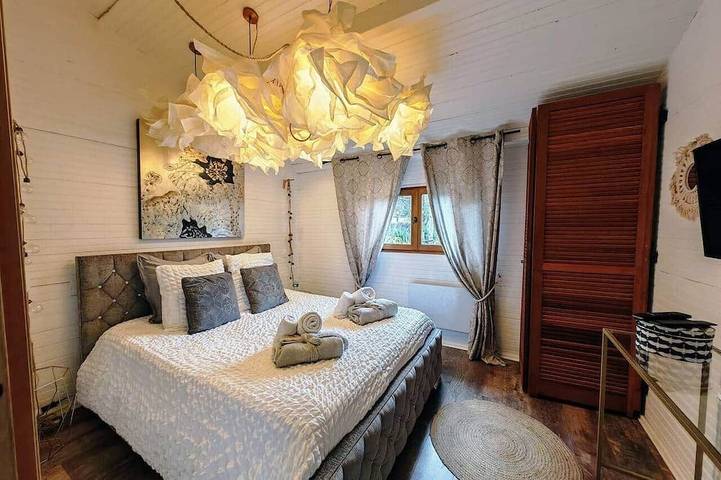 Gîte pour 2 personnes, avec terrasse ainsi que jardin et jacuzzi à Prouilly - 2