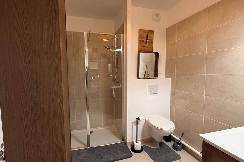 Entire apartment, Cosy new apartment near metro 14 in Thiais, Val-de-Marne