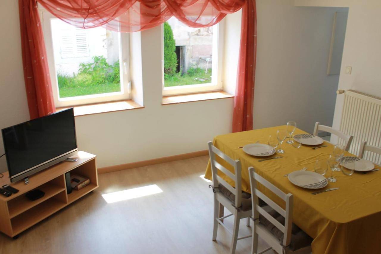 Appartement entier, Two-Bedroom Apartment in Le Val-d'Ajol, Parc naturel régional des Ballons des Vosges