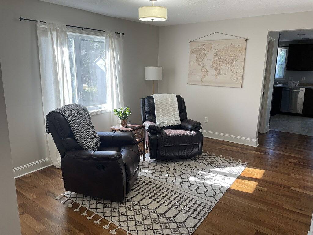 Recline and Reset - Main Floor Bed/Bath w/lift chair, Edge of Mayo Campus in Rochester (MN), Olmsted County