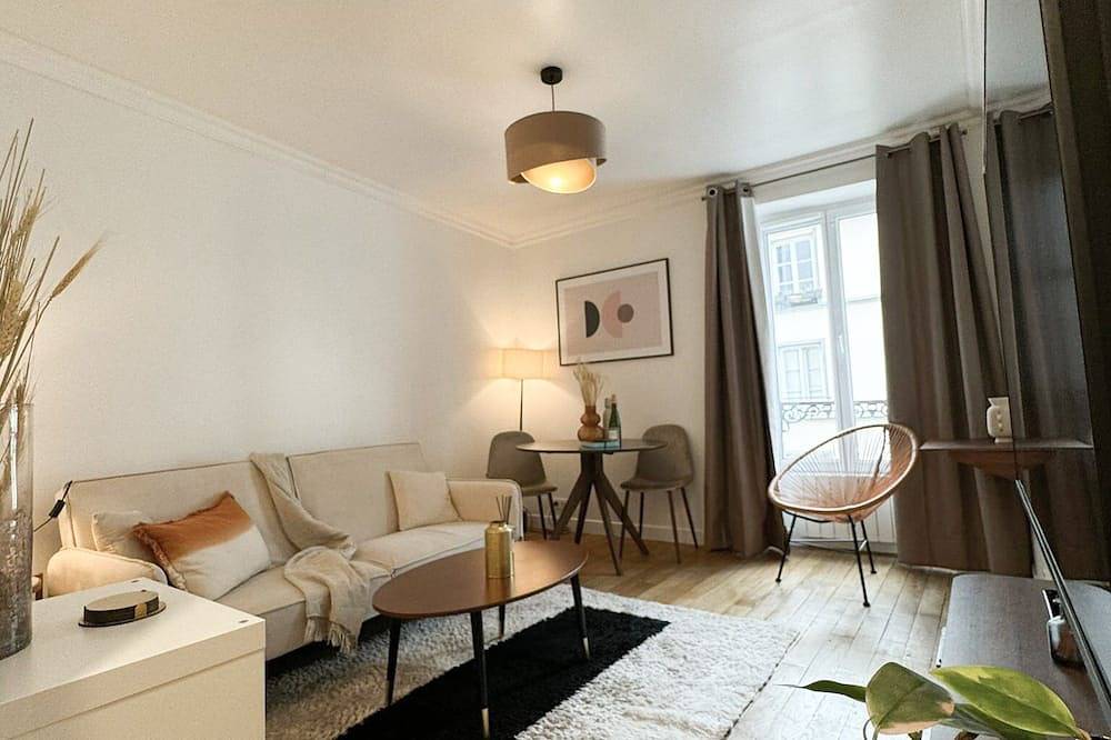 Entire apartment, Apartment 2 Rooms Ideal for 4 People in Puteaux in Puteaux, Hauts-de-Seine