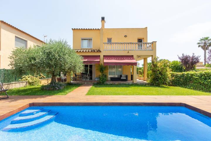Location de vacances pour 8 personnes, avec vue ainsi que terrasse et jardin, animaux acceptés dans San Pedro Pescador - 2