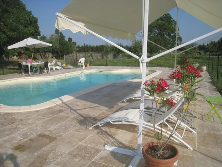 Casa de vacaciones para 9 personas, con jardín además de piscina y vistas, Se admiten mascotas - 1