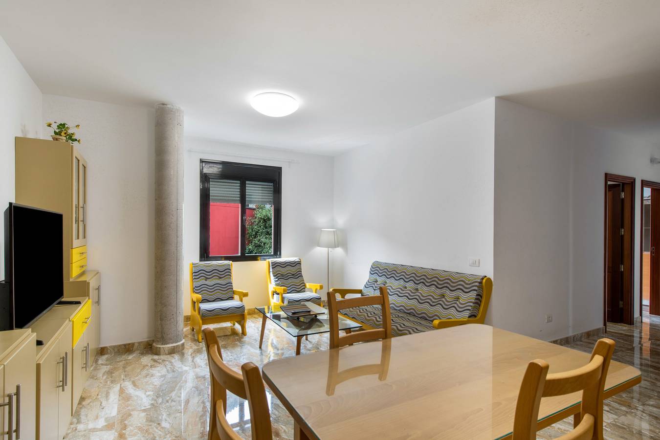 Apartamento entero, Apartamento 'Lujan 3c Entre Cielo y Mar' con vistas a la montaña, balcón y Wi-Fi in San Juan de Puntallana, La Palma Norte