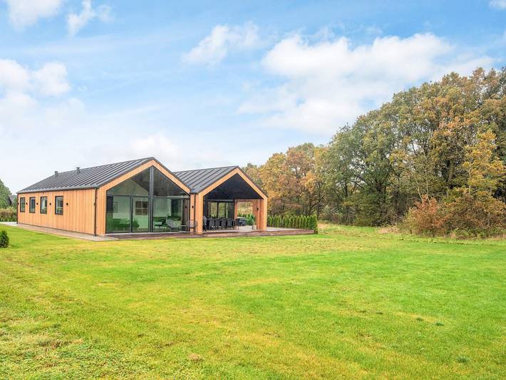 Ferienhaus für 10 Personen, mit Terrasse und Garten sowie Seeblick in Kvie Sø
