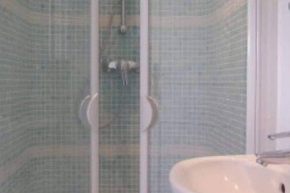 Entire apartment, Small independant Condo French riviera in Le Tignet, Cannes region